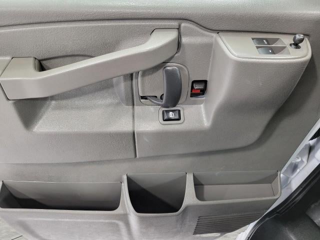 2025 Chevrolet Express Passenger 3500 Extended Wheelbase Rear-Wheel Drive 1LS