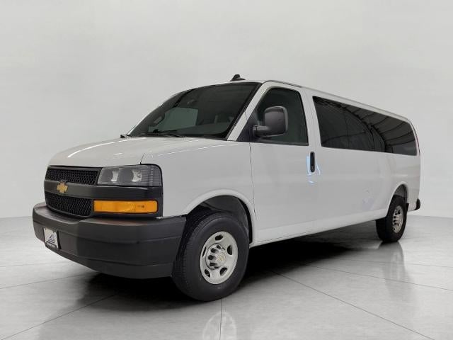 2025 Chevrolet Express Passenger 3500 Extended Wheelbase Rear-Wheel Drive 1LS