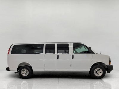 2025 Chevrolet Express Passenger 3500 Extended Wheelbase Rear-Wheel Drive 1LS