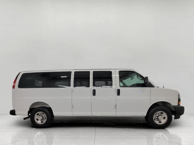 2025 Chevrolet Express Passenger 3500 Extended Wheelbase Rear-Wheel Drive 1LS