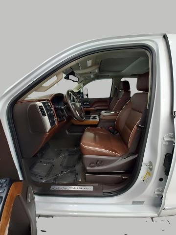2018 Chevrolet Silverado 2500 HD Crew Cab Standard Box 4-Wheel Drive High Country