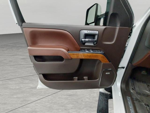 2018 Chevrolet Silverado 2500 HD Crew Cab Standard Box 4-Wheel Drive High Country