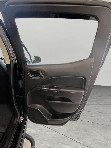 2022 GMC Canyon Crew Cab Long Box 4-Wheel Drive AT4 w/Cloth