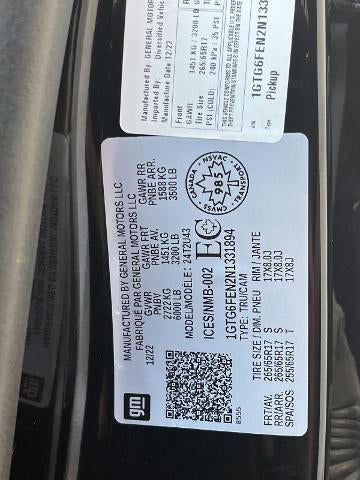 2022 GMC Canyon Crew Cab Long Box 4-Wheel Drive AT4 w/Cloth
