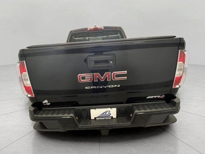 2022 GMC Canyon Crew Cab Long Box 4-Wheel Drive AT4 w/Cloth