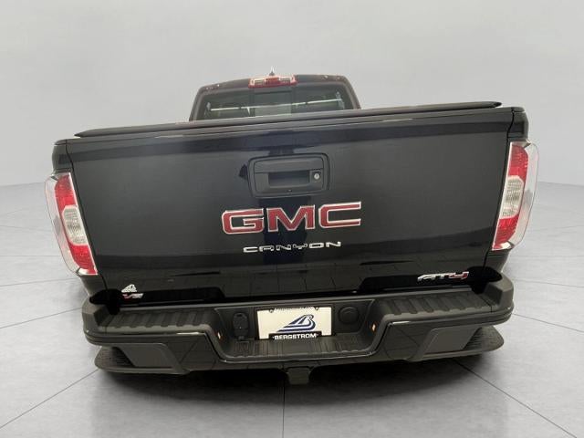 2022 GMC Canyon Crew Cab Long Box 4-Wheel Drive AT4 w/Cloth