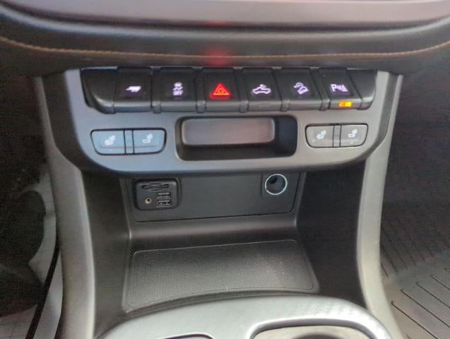 2021 GMC Canyon Crew Cab Short Box 4-Wheel Drive AT4 w/Leather