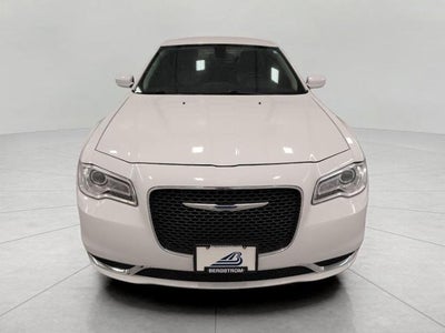 2019 Chrysler 300 Touring L RWD *Ltd Avail*