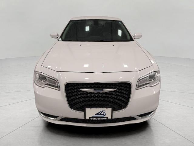 2019 Chrysler 300 Touring L RWD *Ltd Avail*