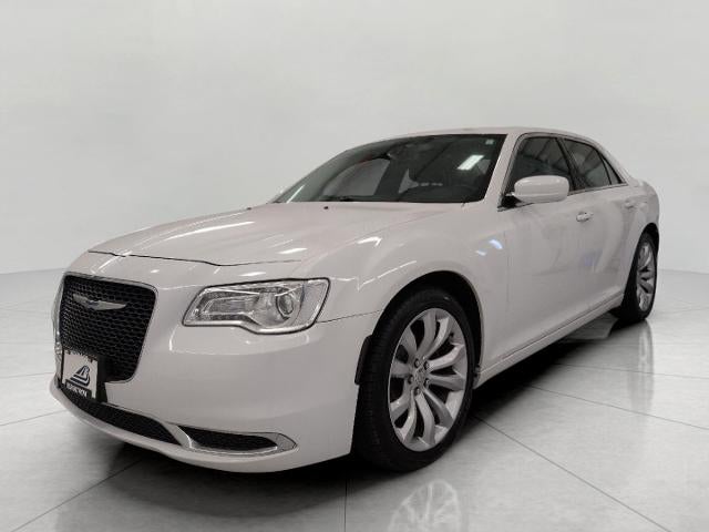 2019 Chrysler 300 Touring L RWD *Ltd Avail*