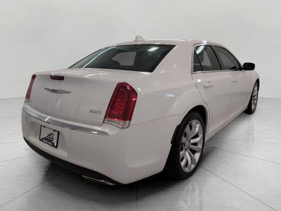 2019 Chrysler 300 Touring L RWD *Ltd Avail*