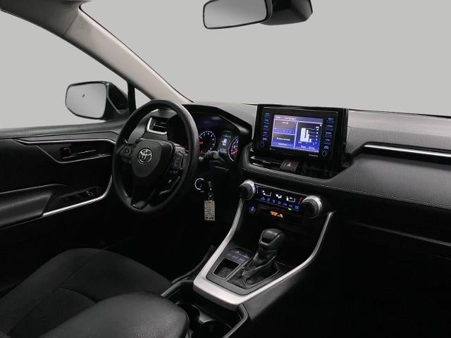 2020 Toyota RAV4 LE FWD (GS)