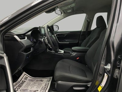 2020 Toyota RAV4 LE FWD (GS)