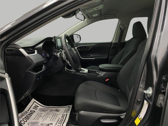 2020 Toyota RAV4 LE FWD (GS)