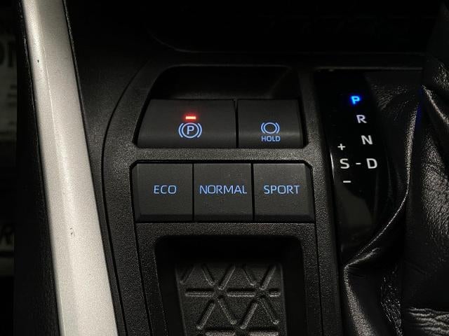 2020 Toyota RAV4 LE FWD (GS)