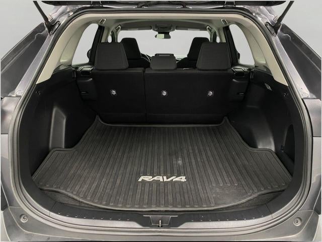 2020 Toyota RAV4 LE FWD (GS)
