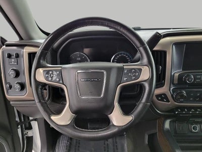 2017 GMC Sierra 1500 Crew Cab Short Box 4-Wheel Drive Denali