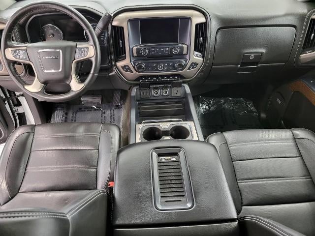 2017 GMC Sierra 1500 Crew Cab Short Box 4-Wheel Drive Denali