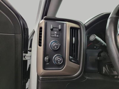 2017 GMC Sierra 1500 Crew Cab Short Box 4-Wheel Drive Denali