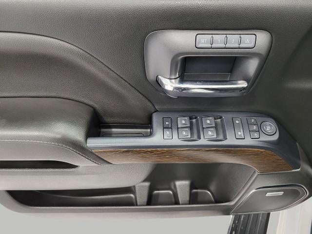 2017 GMC Sierra 1500 Crew Cab Short Box 4-Wheel Drive Denali