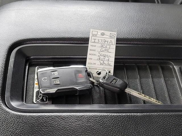 2017 GMC Sierra 1500 Crew Cab Short Box 4-Wheel Drive Denali