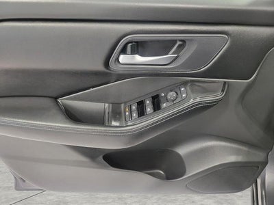 2025 Nissan Rogue AWD SV