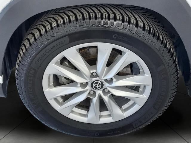 2022 Toyota Corolla Cross LE 4WD (Natl)
