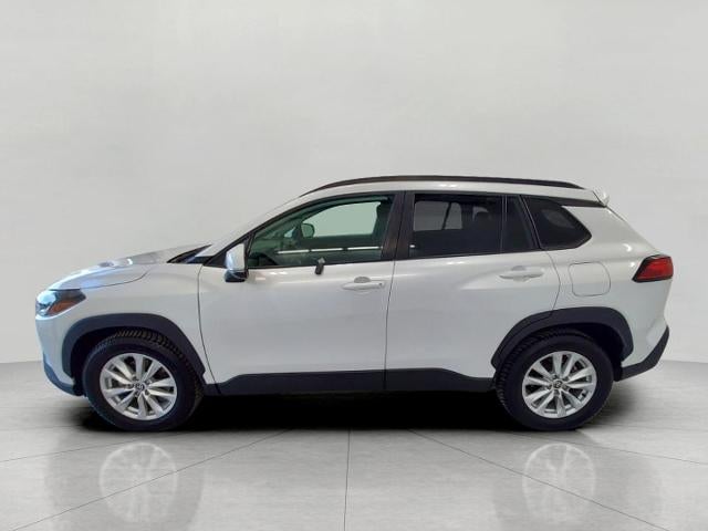 2022 Toyota Corolla Cross LE 4WD (Natl)