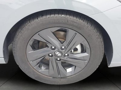 2022 Hyundai Elantra SEL IVT