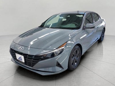 2022 Hyundai Elantra SEL IVT