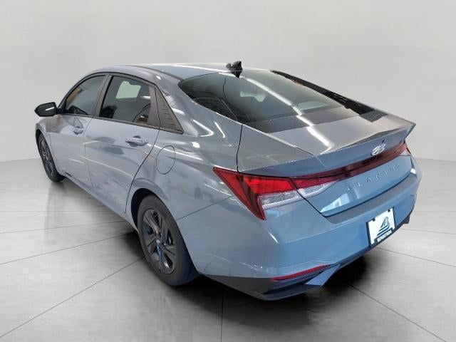 2022 Hyundai Elantra SEL IVT